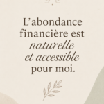 Femme méditant sur l'abondance financière, entourée de symboles de prospérité.