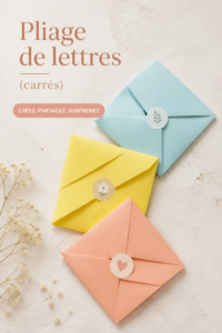 Un exemple de lettres pliées en forme de carré avec un style élégant.