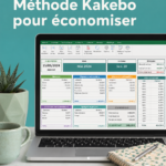 Une illustration de la méthode Kakebo pour gérer son budget personnel, intégrant un carnet et un stylo.