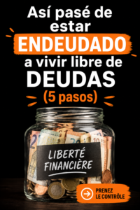 Femme souriante examinant ses finances avec un ordinateur portable, illustrant la liberté financière.