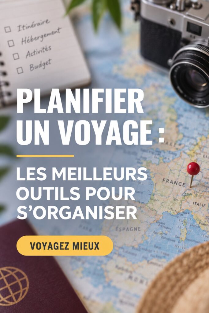 Femme utilisant une application sur son smartphone pour planifier un voyage.