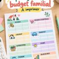 Modèle de budget familial imprimable sur un bureau avec des crayons